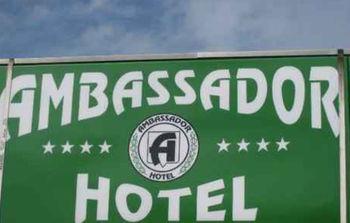 Ambassador Hotel Orlando Bagian luar foto