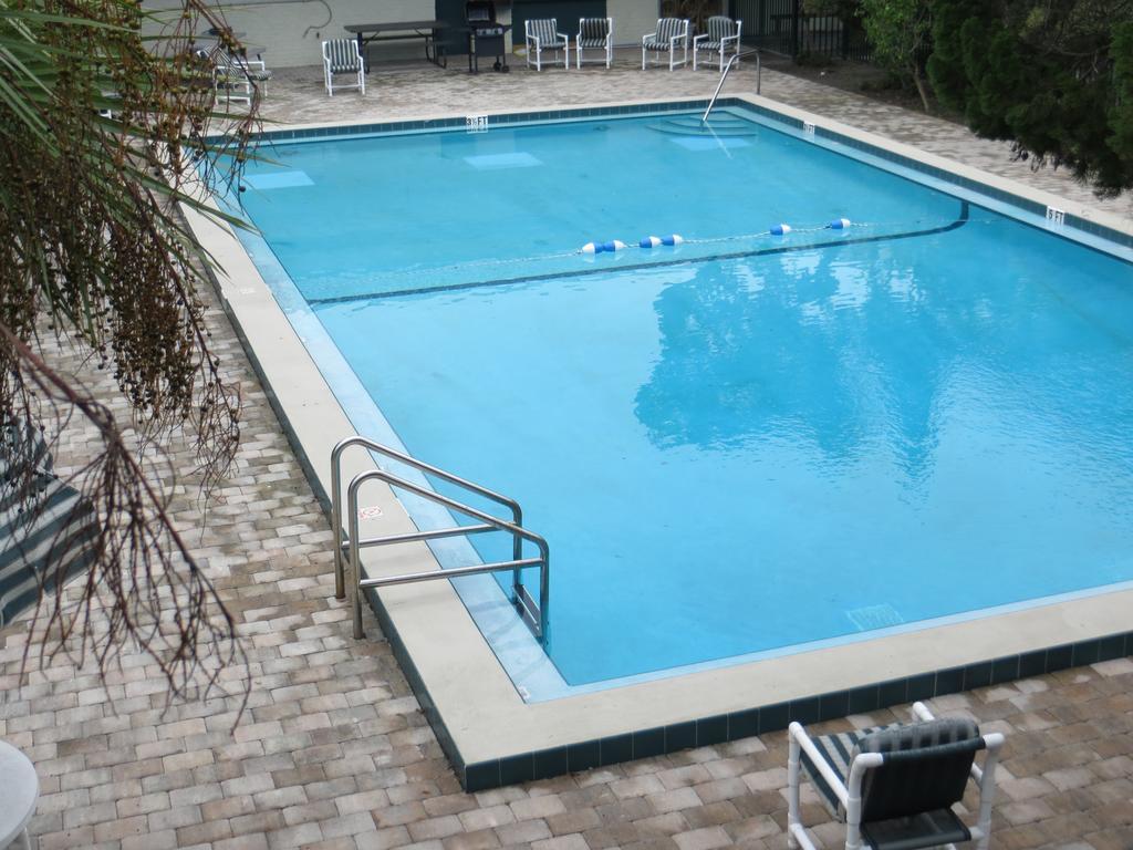 Ambassador Hotel Orlando Bagian luar foto