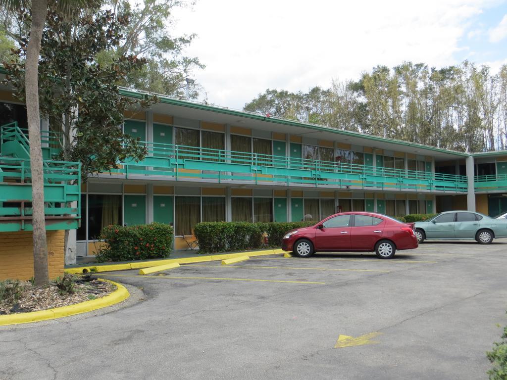 Ambassador Hotel Orlando Bagian luar foto
